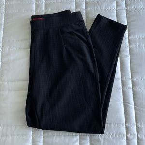 MAZE Collection Skinny Business/Professional Pants L